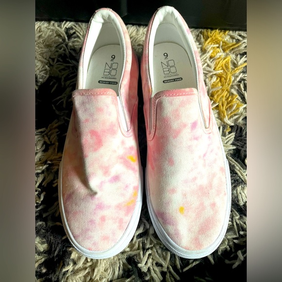 No Boundaries Shoes - No Boundaries Women's Twin Gore Casual Slip On Shoe size 10